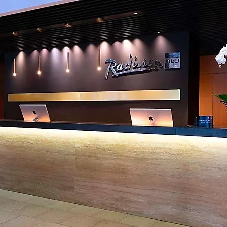 מלון Radisson Blu